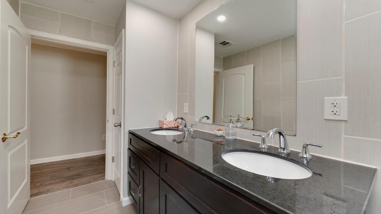 Stylish 3Br 3Ba Colonial House By Cozysuites อเล็กซานเดรีย ภายนอก รูปภาพ